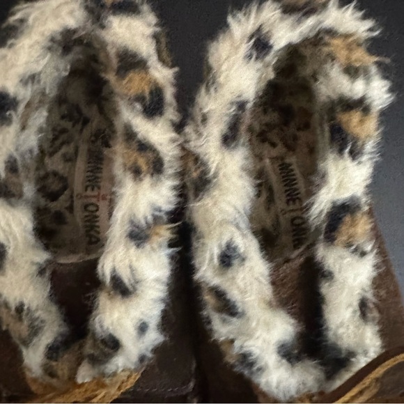 Minnetonka Women's Jacqueline Indoor Outdoor Moccasin Brown w Cheetah Faux Fur 9 - Picture 5 of 8